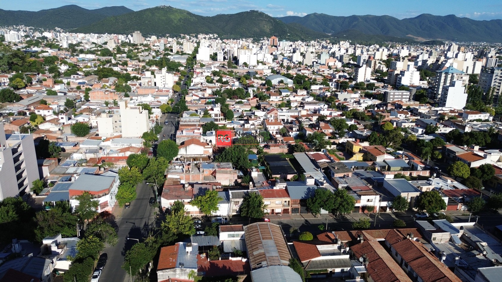 Casa a reciclar en calle Junin al 400