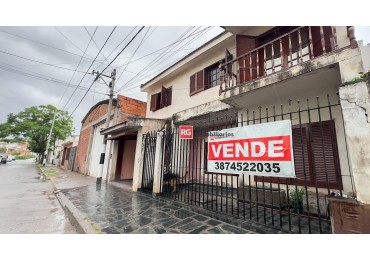Casa de 6  en Pje. Abreu